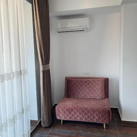 Studio Victor 401 Mamaia